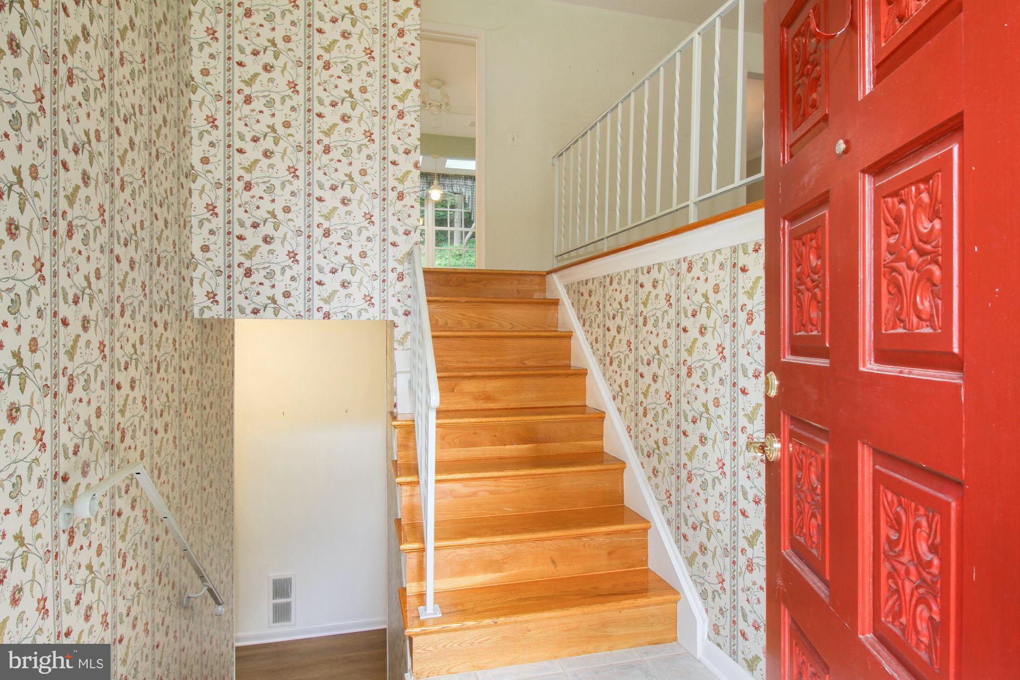 1582 Comanche Road Arnold, MD 21012 - Photo 4 of 42 Split-Level Entrance