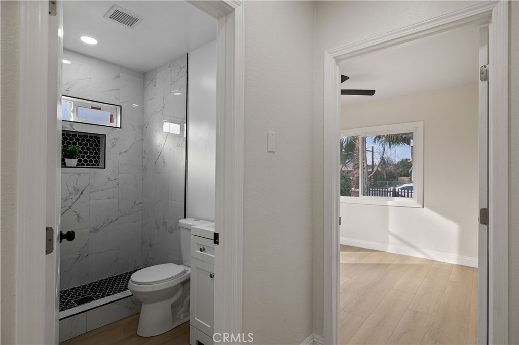 215 8th Street Bakersfield, CA 93304 - Photo 14 of 27