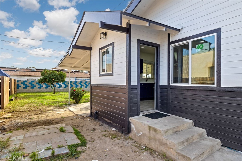 215 8th Street Bakersfield, CA 93304 - Photo 20 of 27