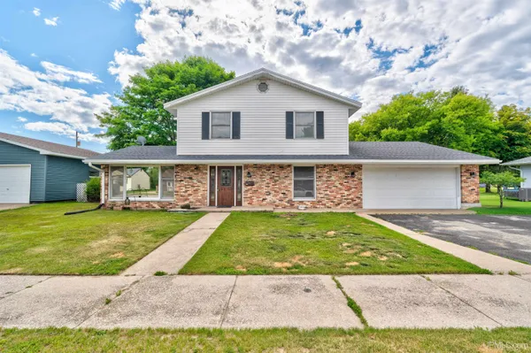$215,000 | 141 New Delta Avenue, Manistique, MI 49854