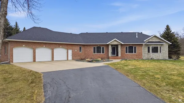 $1,100,000 | 123 50th Avenue East, West Fargo, ND 58078