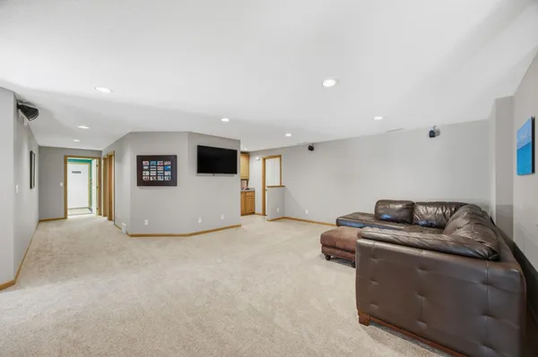 $1,100,000 | 123 50th Avenue East, West Fargo, ND 58078