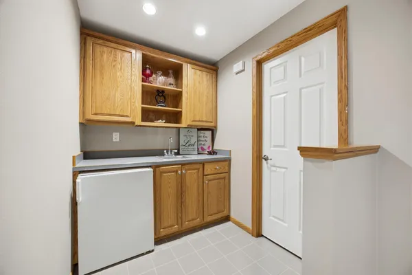 $1,100,000 | 123 50th Avenue East, West Fargo, ND 58078