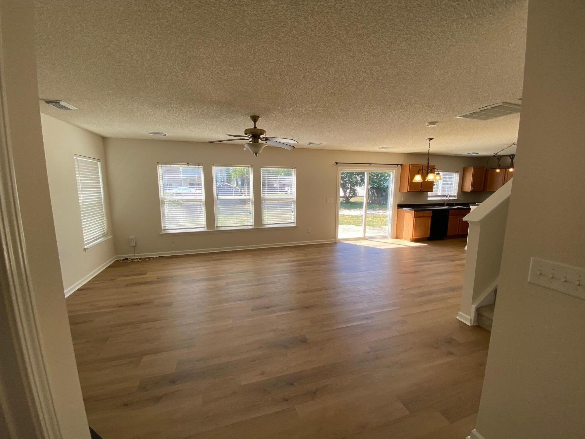 1307 Basketweaver Way Hanahan, SC 29410 - Photo 3 of 16 IMG_3537