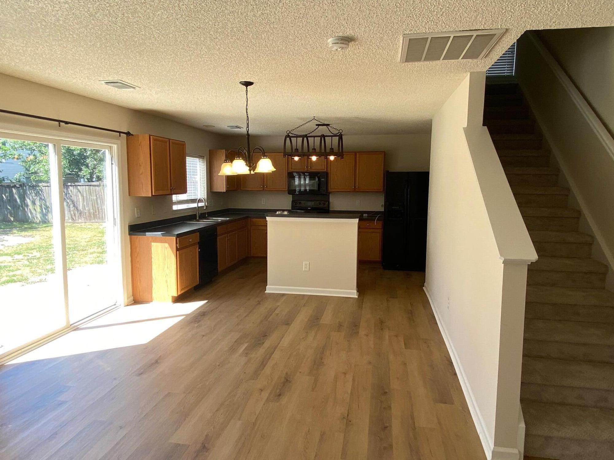 1307 Basketweaver Way Hanahan, SC 29410 - Photo 4 of 16 IMG_3538