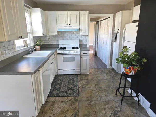 $2,500 | 11 Drexel Avenue, Stratford, NJ 08084