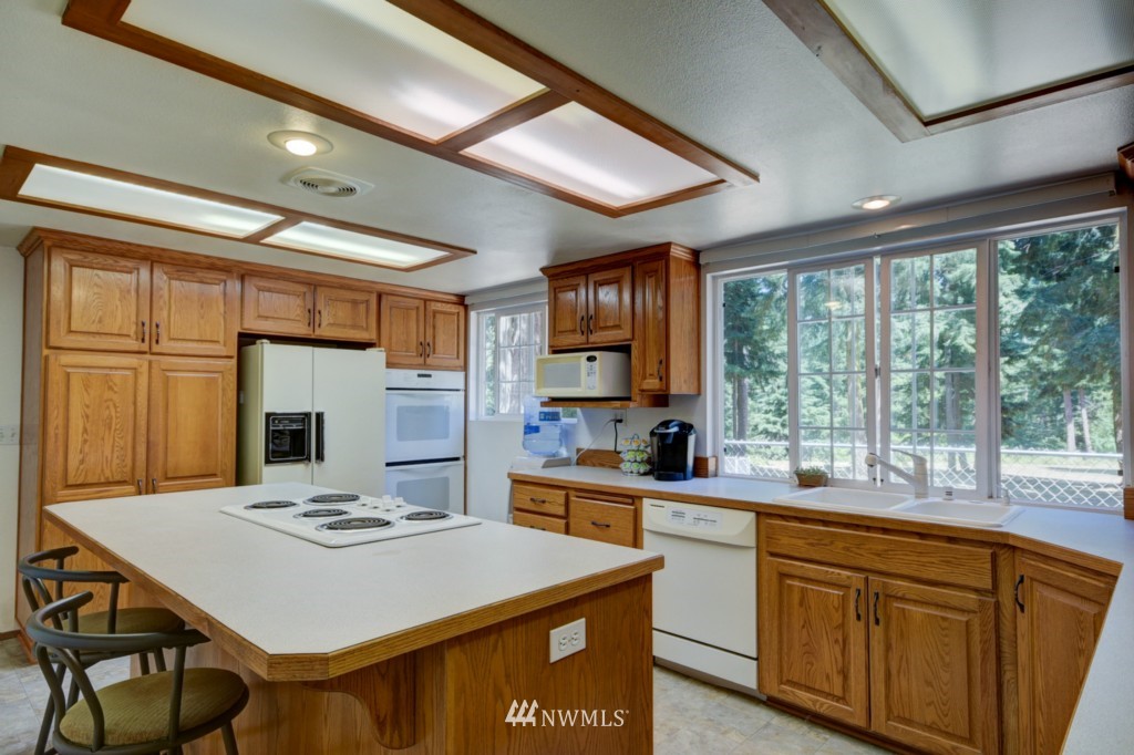 1760 North Boon Road Oak Harbor, WA 98277 - Photo 8 of 25 Gallery Image 8