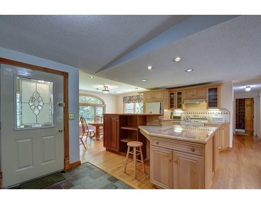 34 May Brook Road Holland, MA 01521 - Photo 8 of 37