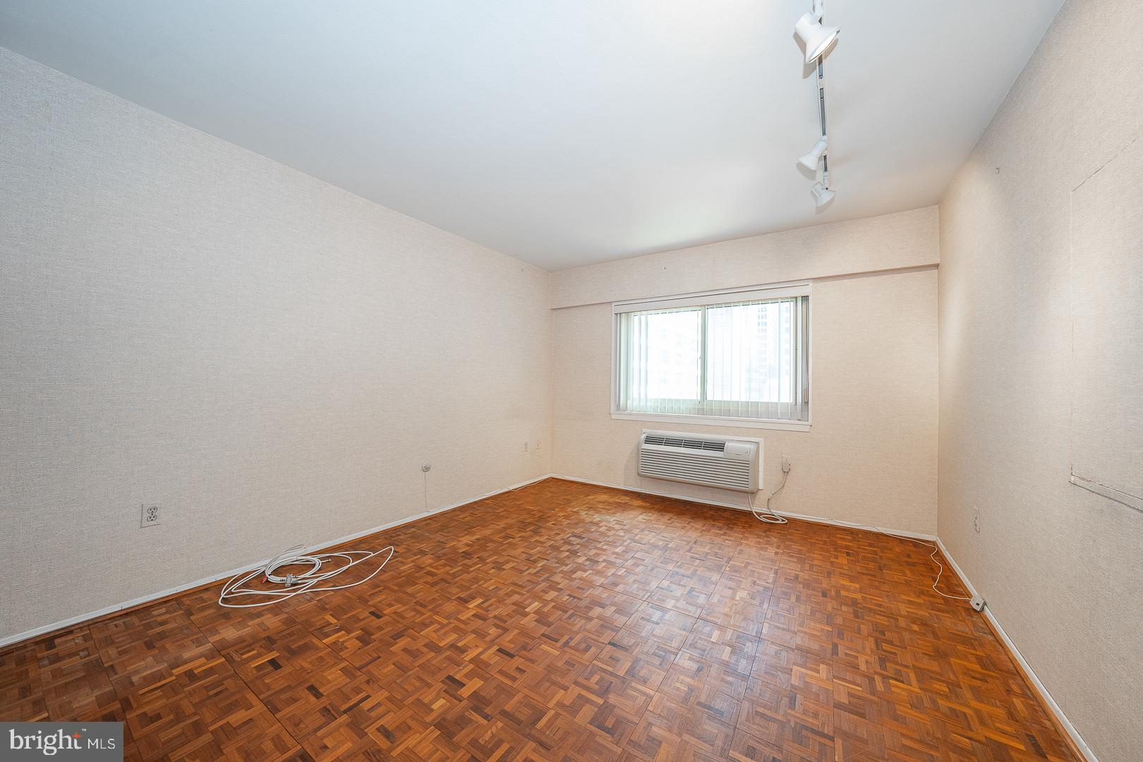 1919 Chestnut Street, Unit 1606 Philadelphia, PA 19103 - Photo 10 of 23