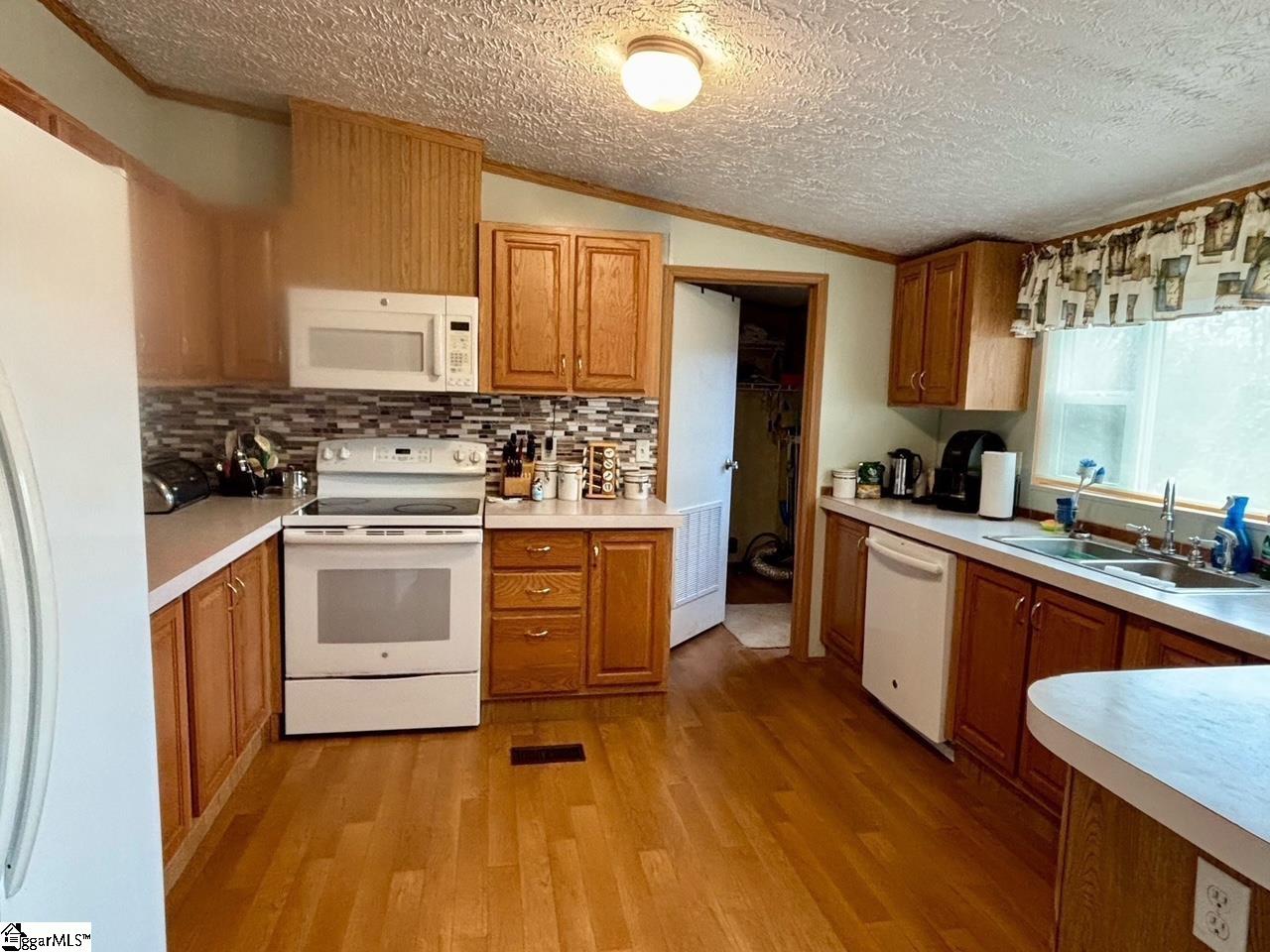 221 Lyman Lake Road Lyman, SC 29365 - Photo 8 of 25