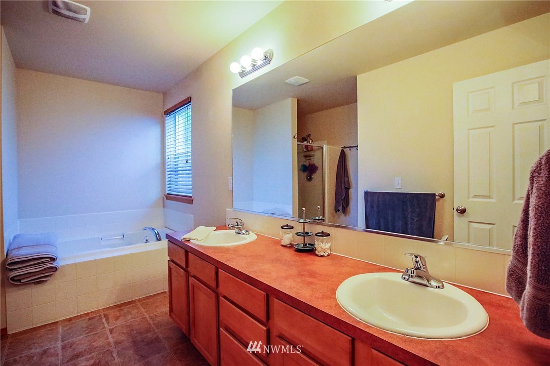 2844 Harris Road Southeast Port Orchard, WA 98366 - Photo 15 of 25 Gallery Image 15