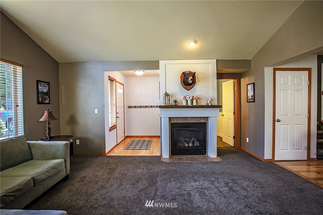 2844 Harris Road Southeast Port Orchard, WA 98366 - Photo 3 of 25 Gallery Image 3