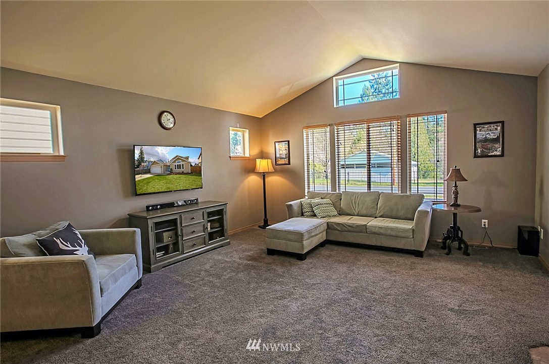 2844 Harris Road Southeast Port Orchard, WA 98366 - Photo 4 of 25 Gallery Image 4