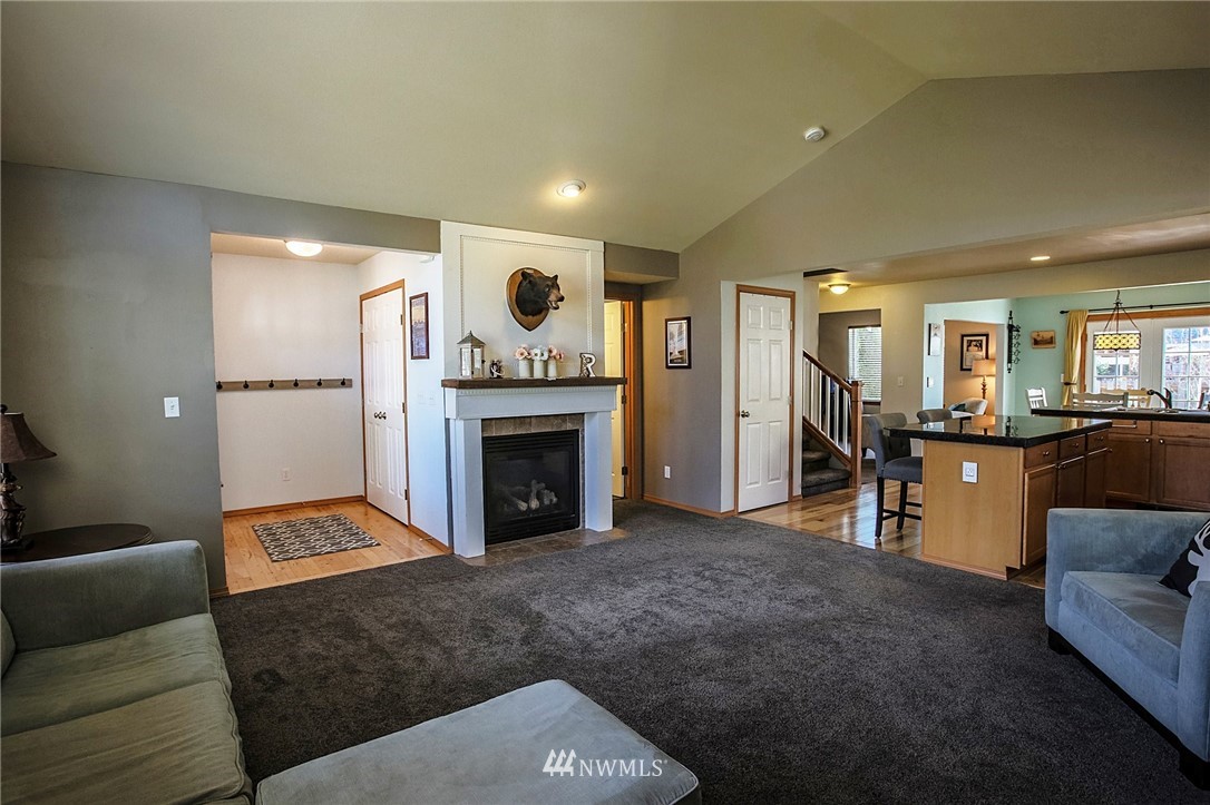 2844 Harris Road Southeast Port Orchard, WA 98366 - Photo 5 of 25 Gallery Image 5
