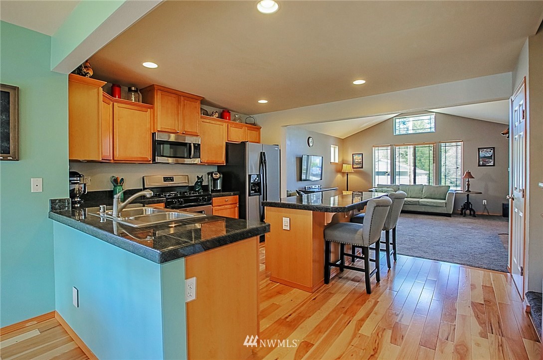 2844 Harris Road Southeast Port Orchard, WA 98366 - Photo 9 of 25 Gallery Image 9