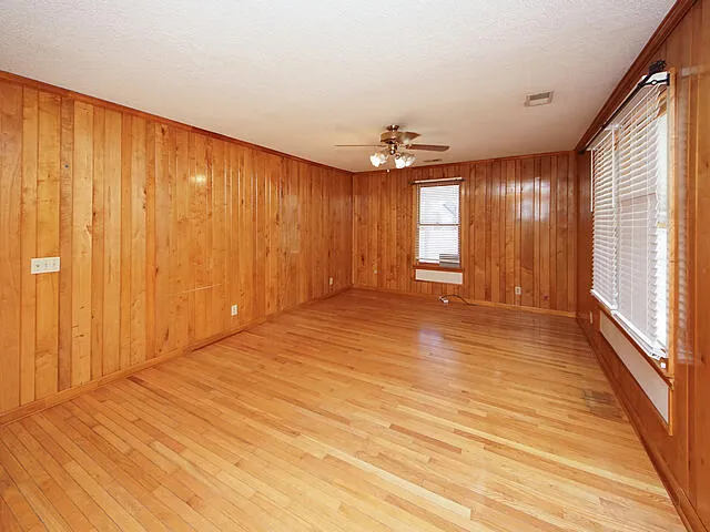 $2,400 | 1984 Varner Street, Summerville, SC 29486