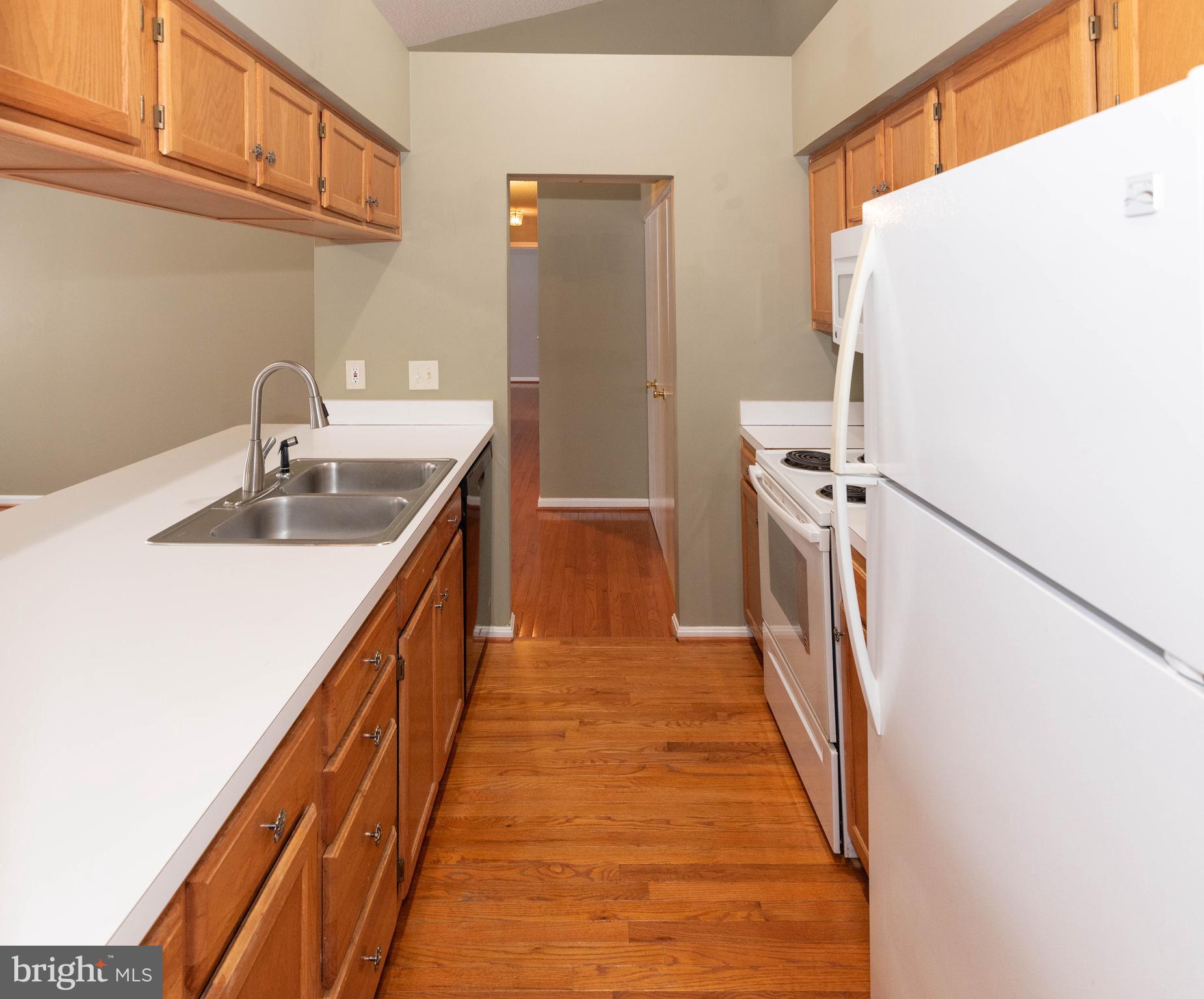 14201 Woolen Oak Court, Unit 932 Silver Spring, MD 20906 - Photo 5 of 20