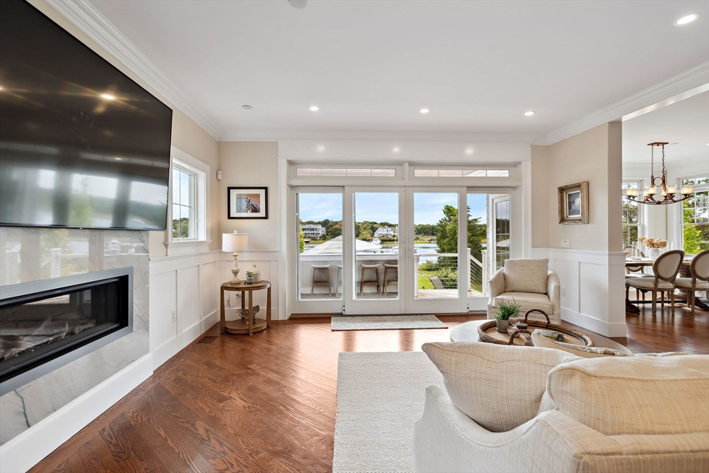 424 Monomoscoy Road Mashpee, MA 02649 - Photo 18 of 34