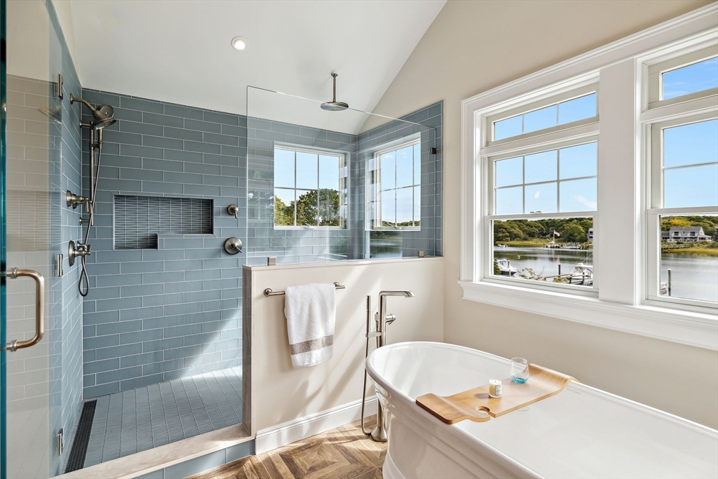 424 Monomoscoy Road Mashpee, MA 02649 - Photo 31 of 34