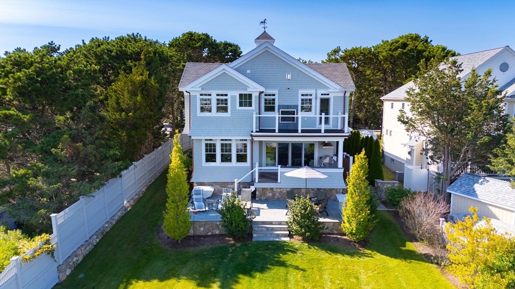 424 Monomoscoy Road Mashpee, MA 02649 - Photo 5 of 34