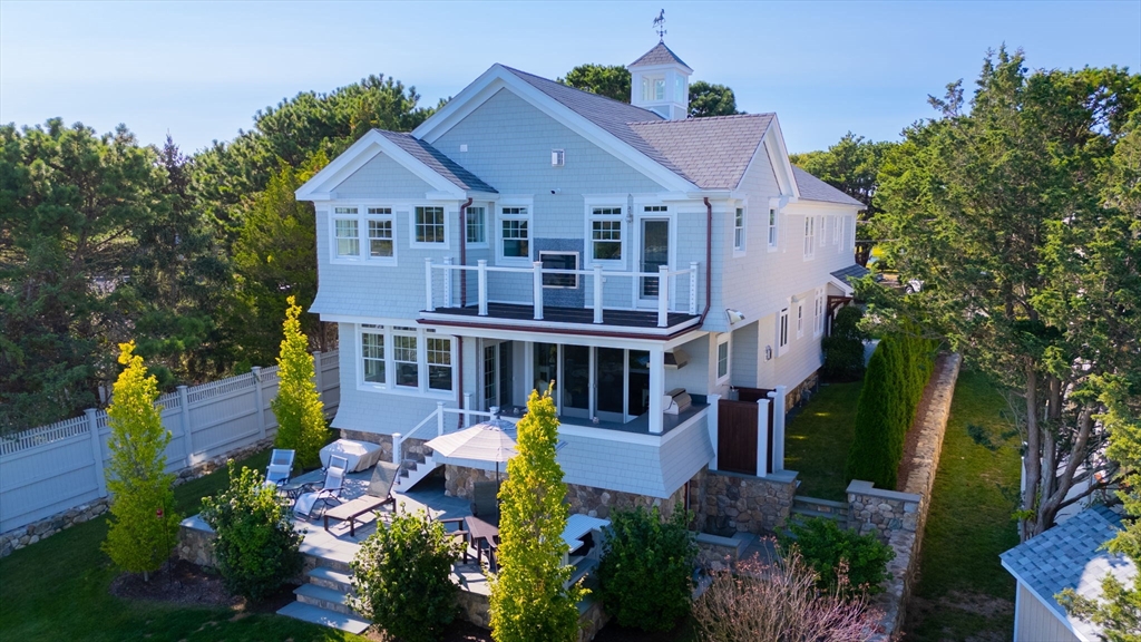 424 Monomoscoy Road Mashpee, MA 02649 - Photo 6 of 34