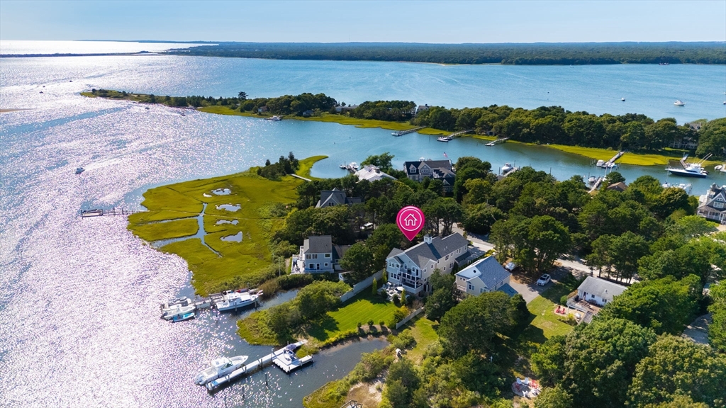 424 Monomoscoy Road Mashpee, MA 02649 - Photo 8 of 34