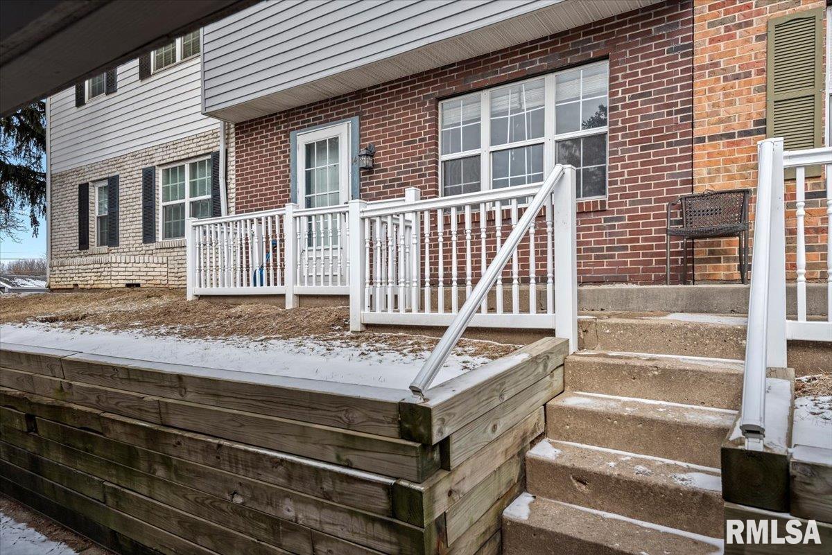 14 Sycamore Row, Unit 14 Springfield, IL 62702 - Photo 2 of 35