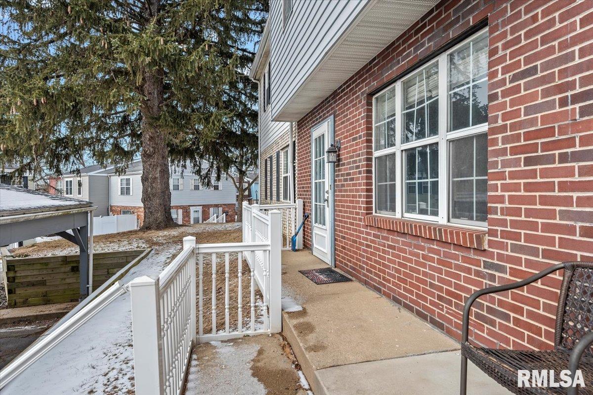 14 Sycamore Row, Unit 14 Springfield, IL 62702 - Photo 3 of 35