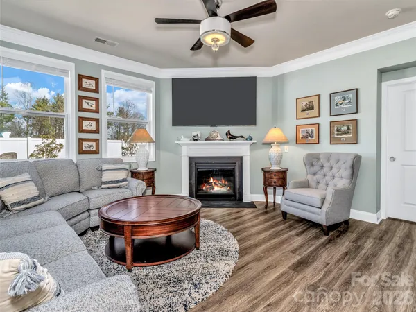 $468,900 | 515 Fox Cove Road, Hendersonville, NC 28792