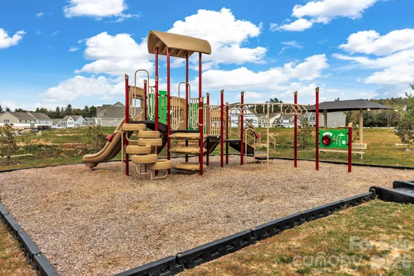 $468,900 | 515 Fox Cove Road, Hendersonville, NC 28792
