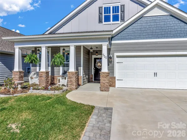 $468,900 | 515 Fox Cove Road, Hendersonville, NC 28792