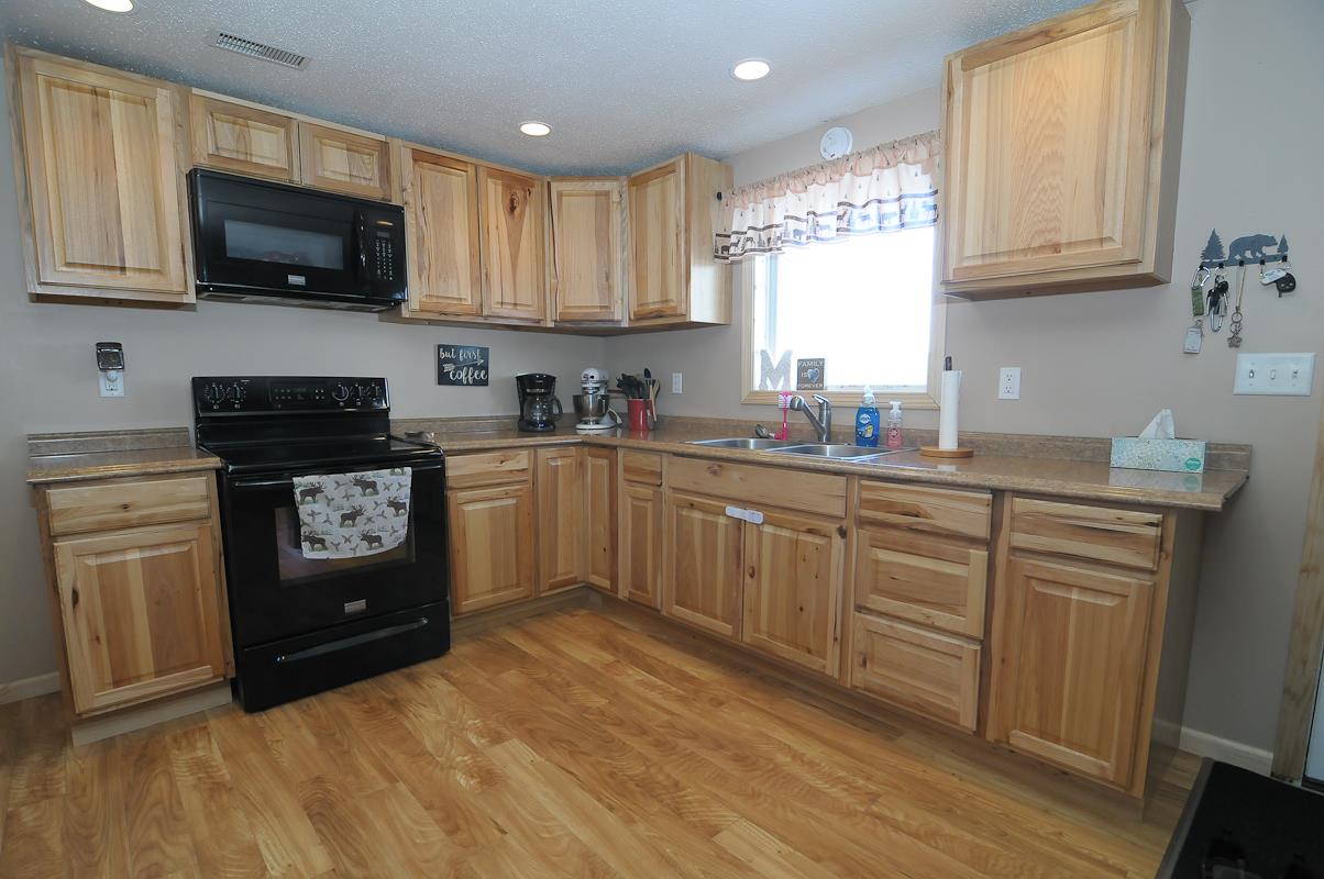 4929 North 3 Road Mesick, MI 49668 - Photo 5 of 34 1842450-4.JPG