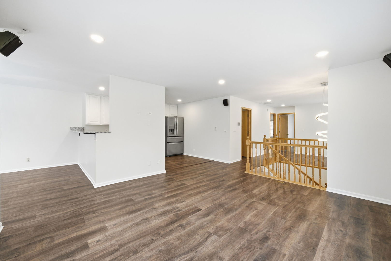 2330 Twilight Drive Aurora, IL 60503 - Photo 4 of 15