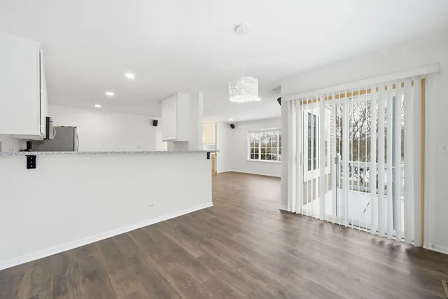 $2,899 | 2330 Twilight Drive, Aurora, IL 60503