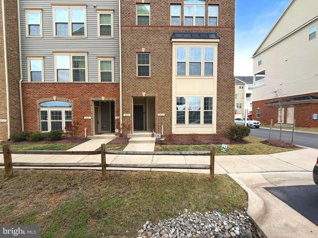 8021 Orchard Grove Road Odenton, MD 21113 - Photo 2 of 11 End of Group Townhouse/Condo