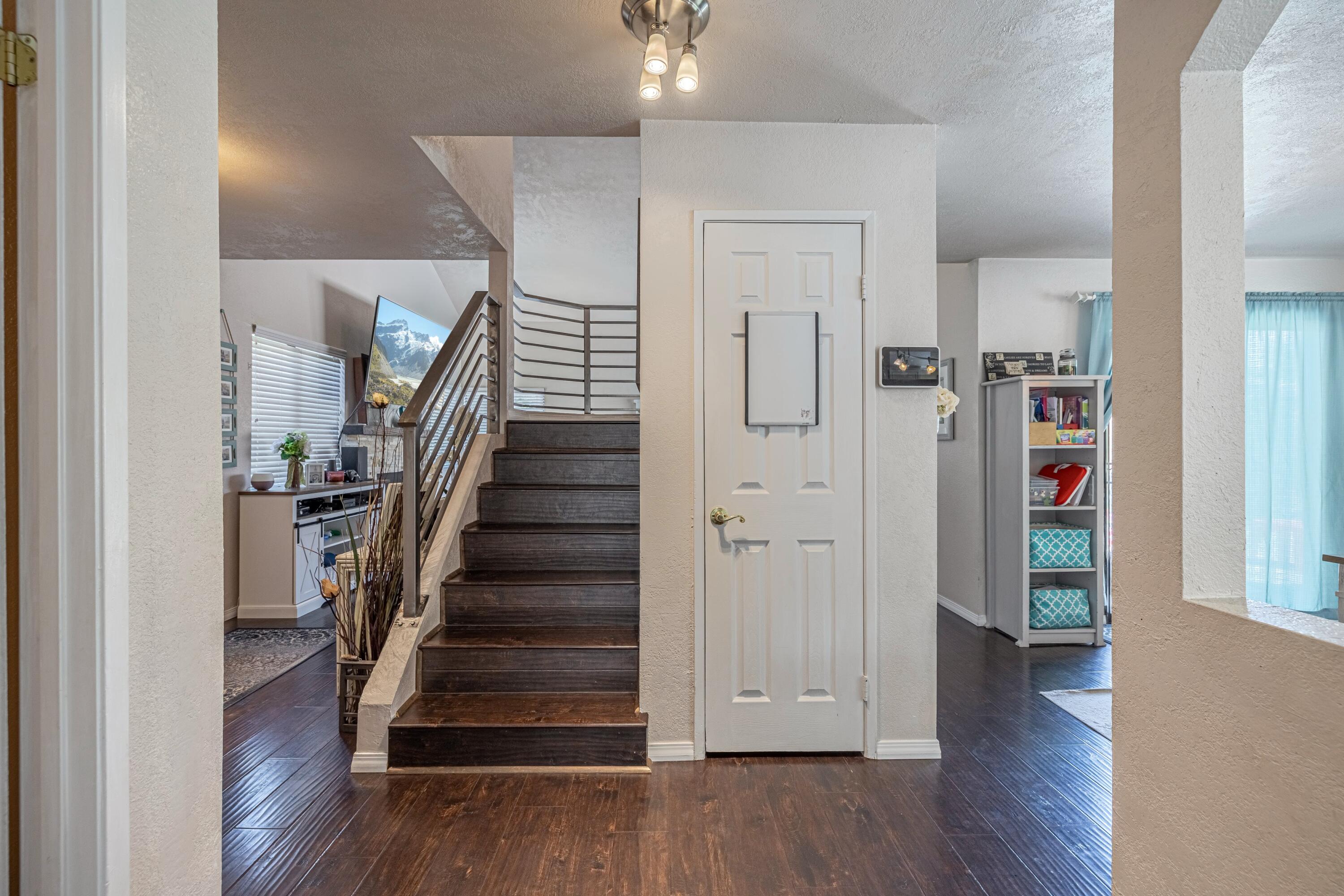 44044 Ruthron Avenue Lancaster, CA 93536 - Photo 18 of 42 JMY_3325-HDR-Edit