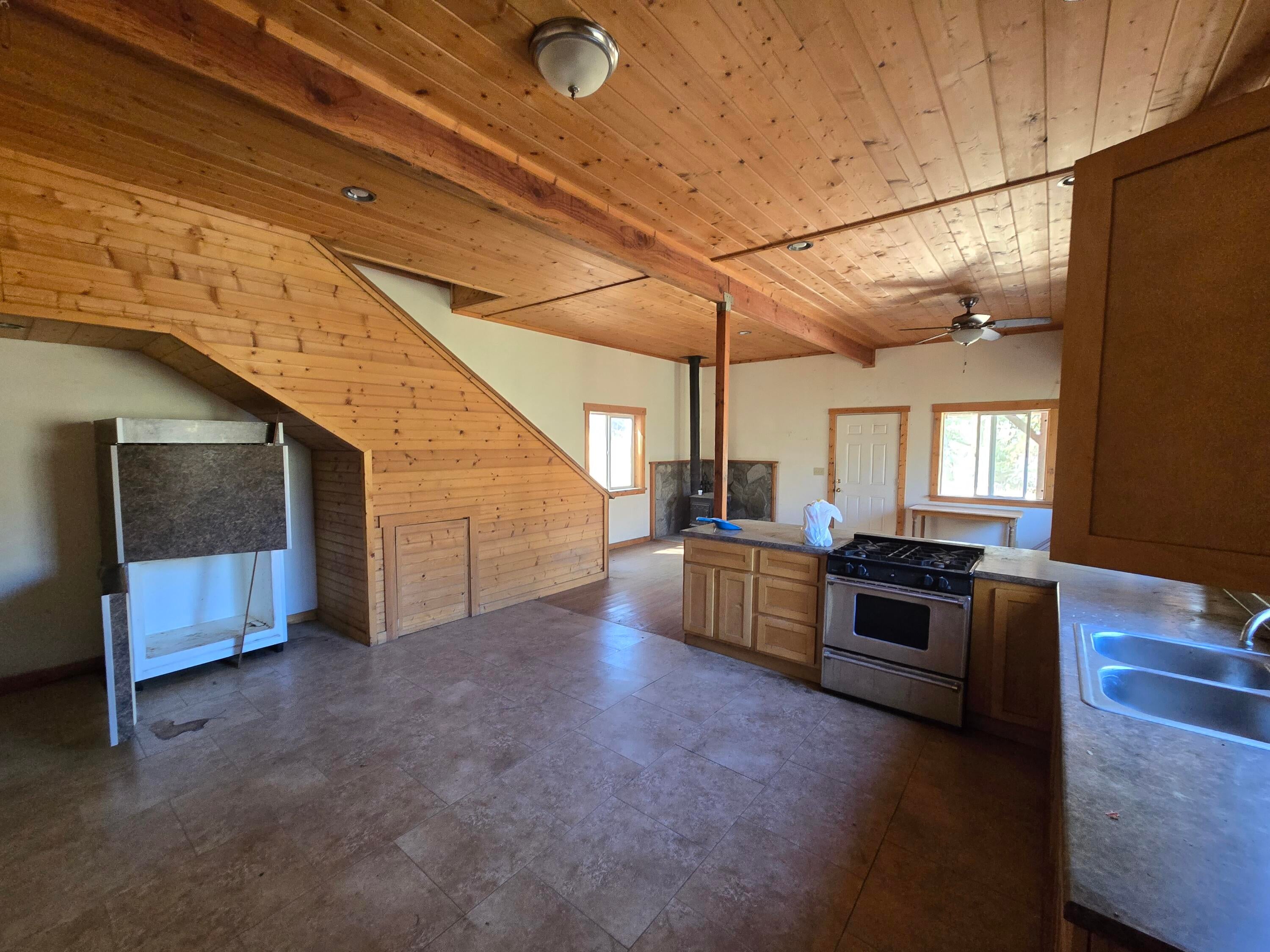 1133 Rd J Garberville, CA 95542 - Photo 29 of 54 Gallery Image 29