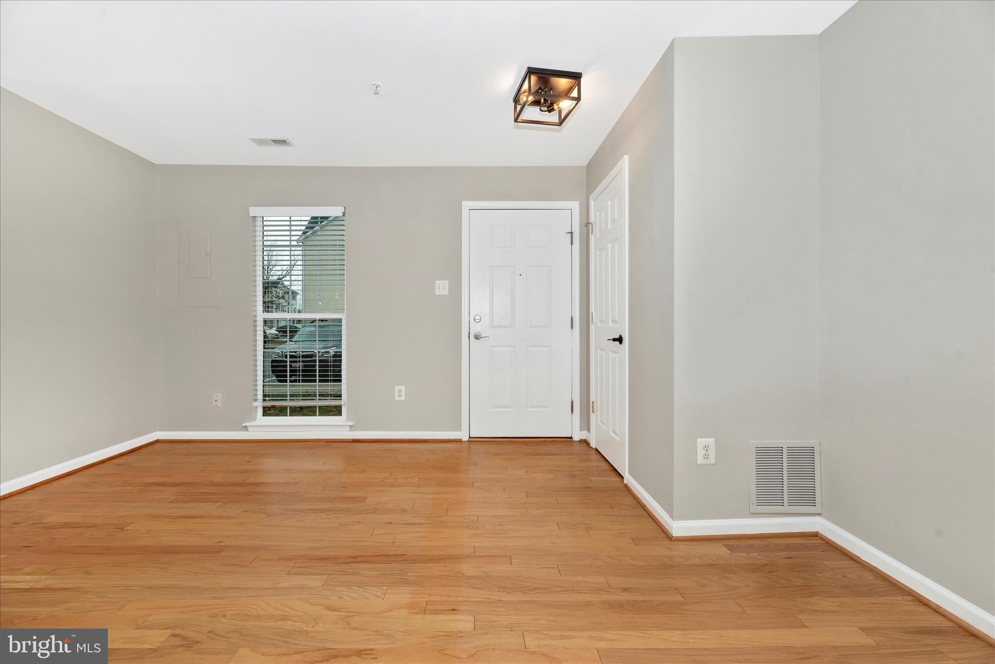 607 Hollowstone Road Frederick, MD 21703 - Photo 3 of 59 P8A_5342