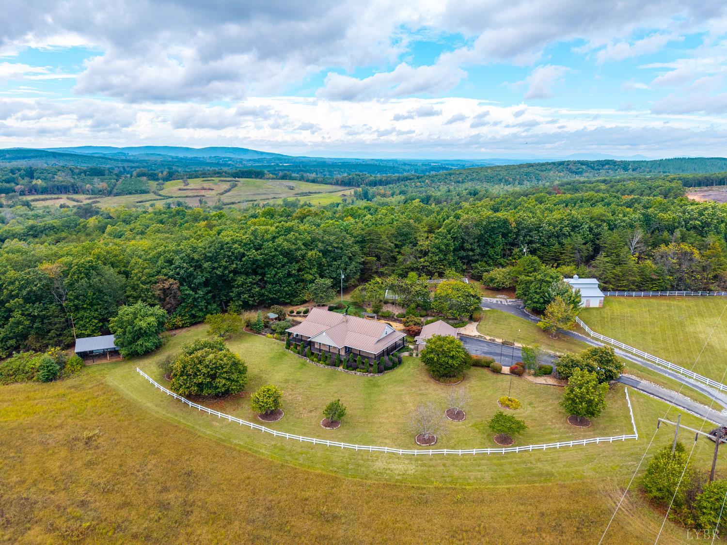 1704 Dearing Ford Road Altavista, VA 24517 - Photo 11 of 82