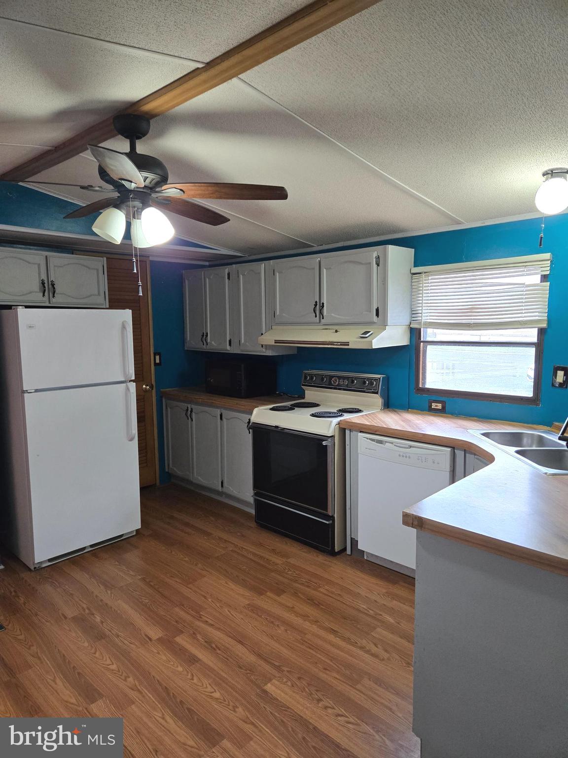 267 Mayflower Drive Buena, NJ 08310 - Photo 2 of 24