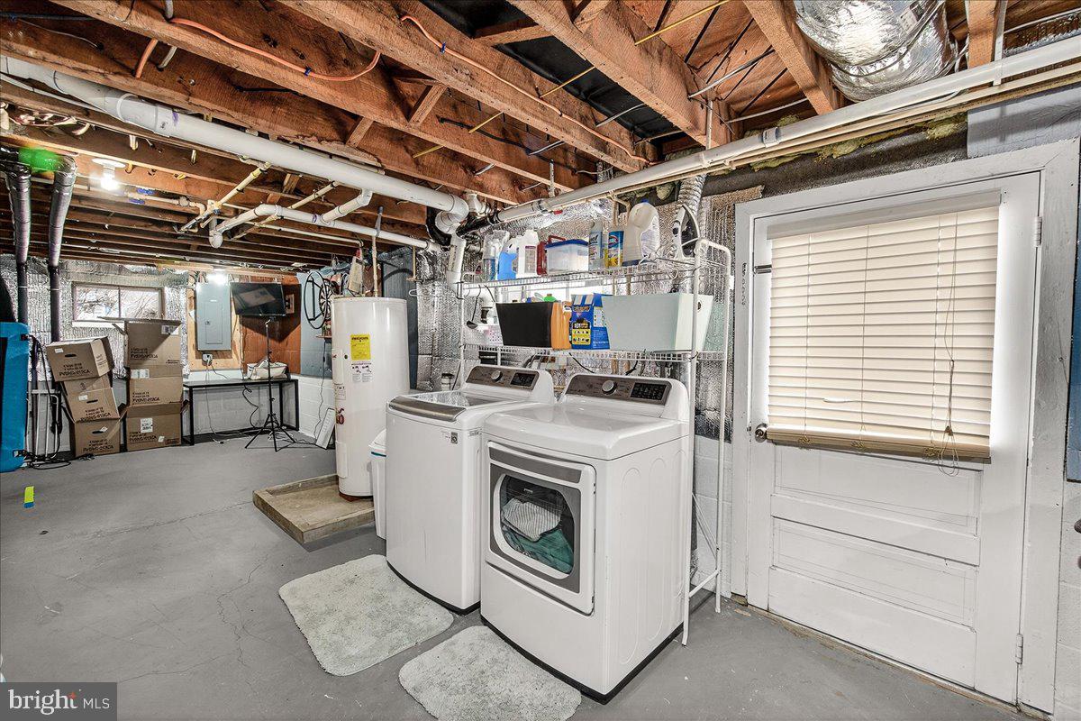 7201 Mountain Church Road Middletown, MD 21769 - Photo 32 of 37 a utility room with dryer and washer