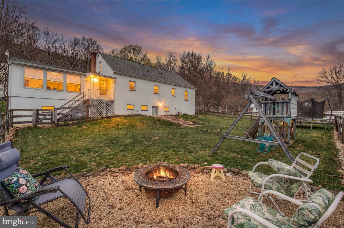 7201 Mountain Church Road Middletown, MD 21769 - Photo 36 of 37 a view of a backyard with sitting area