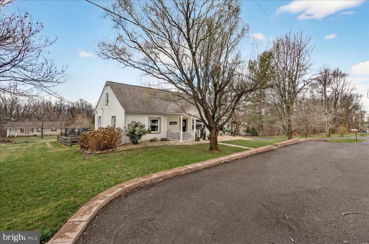 7201 Mountain Church Road Middletown, MD 21769 - Photo 4 of 37 a view of a house with a yard