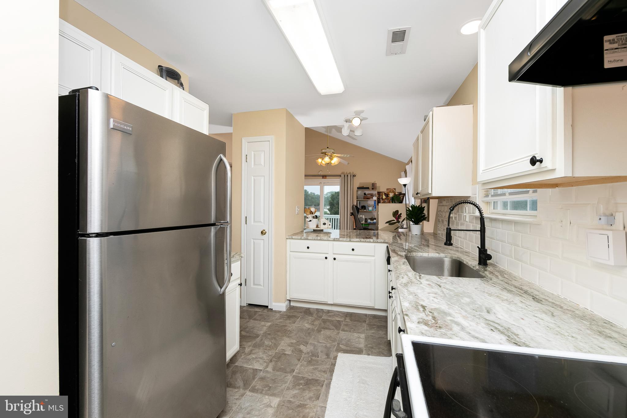 106 Alexander Road Beverly, NJ 08010 - Photo 12 of 35 Kitchen