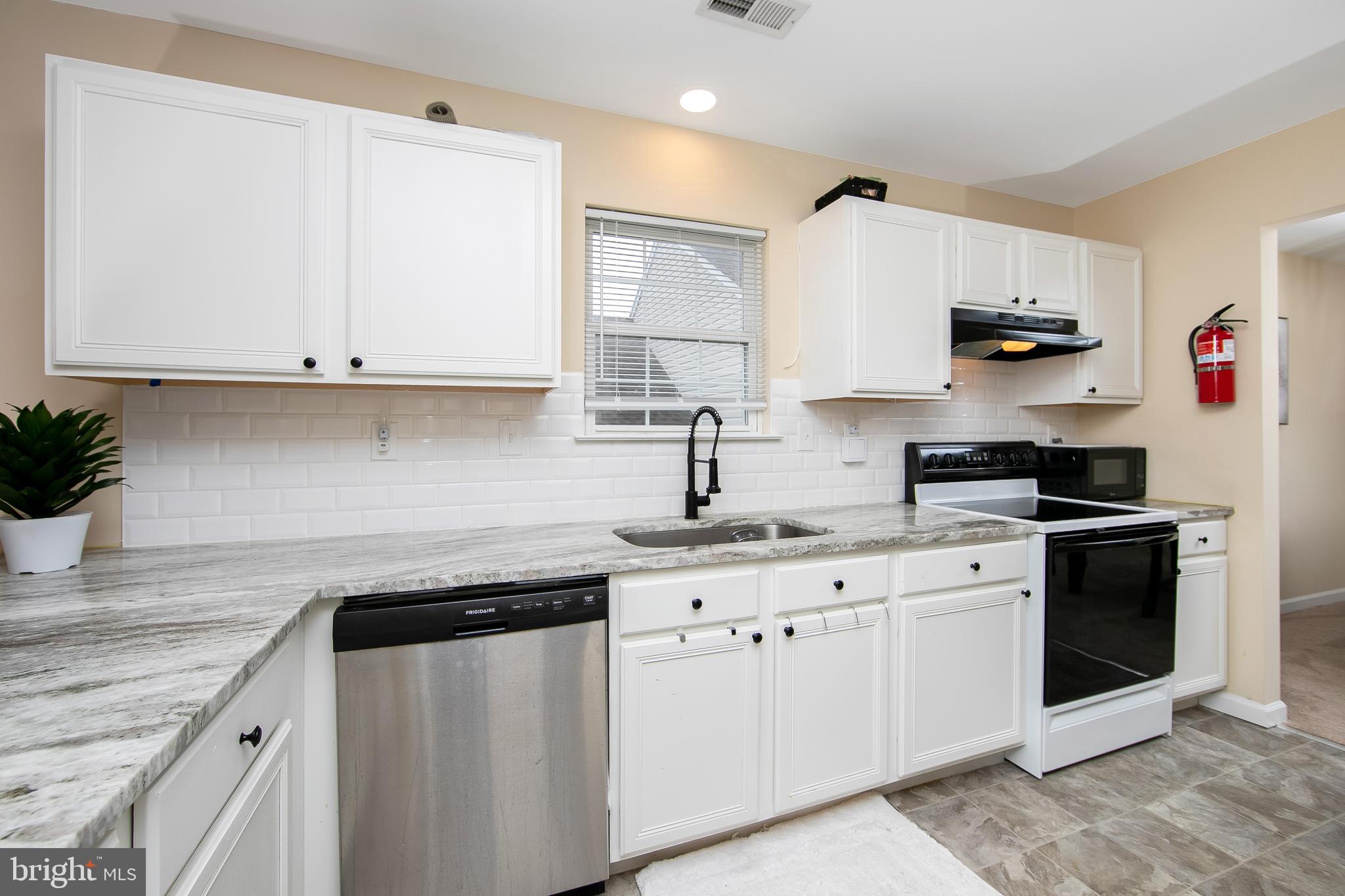 106 Alexander Road Beverly, NJ 08010 - Photo 13 of 35 Kitchen