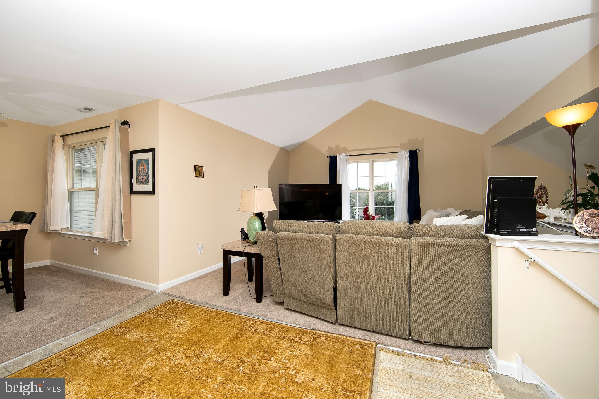 106 Alexander Road Beverly, NJ 08010 - Photo 3 of 35 Living Room