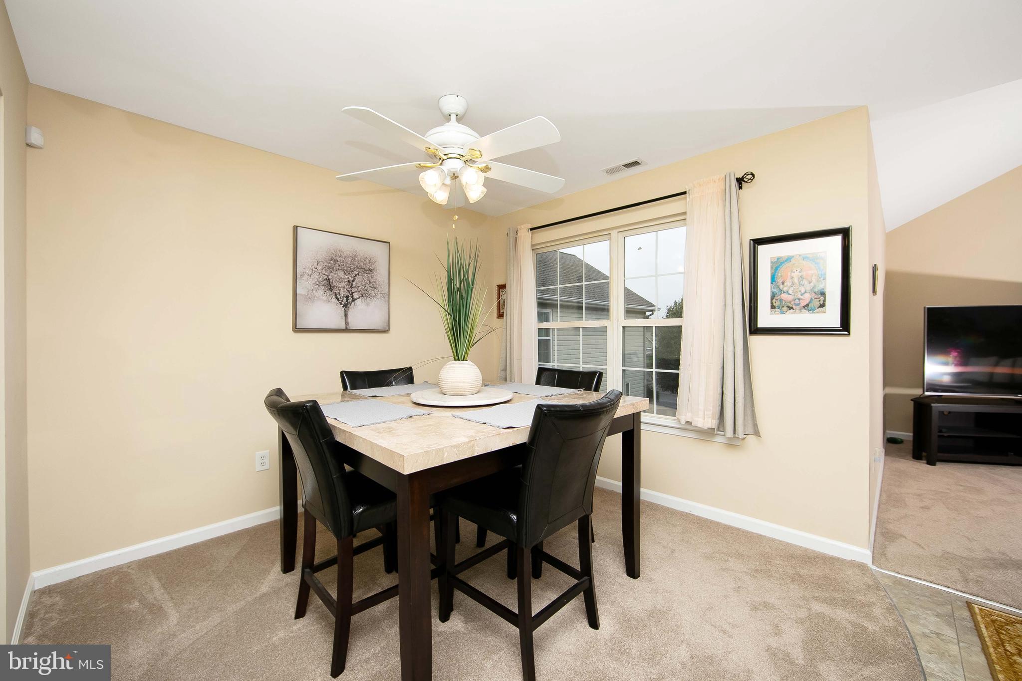 106 Alexander Road Beverly, NJ 08010 - Photo 9 of 35 Dining Room