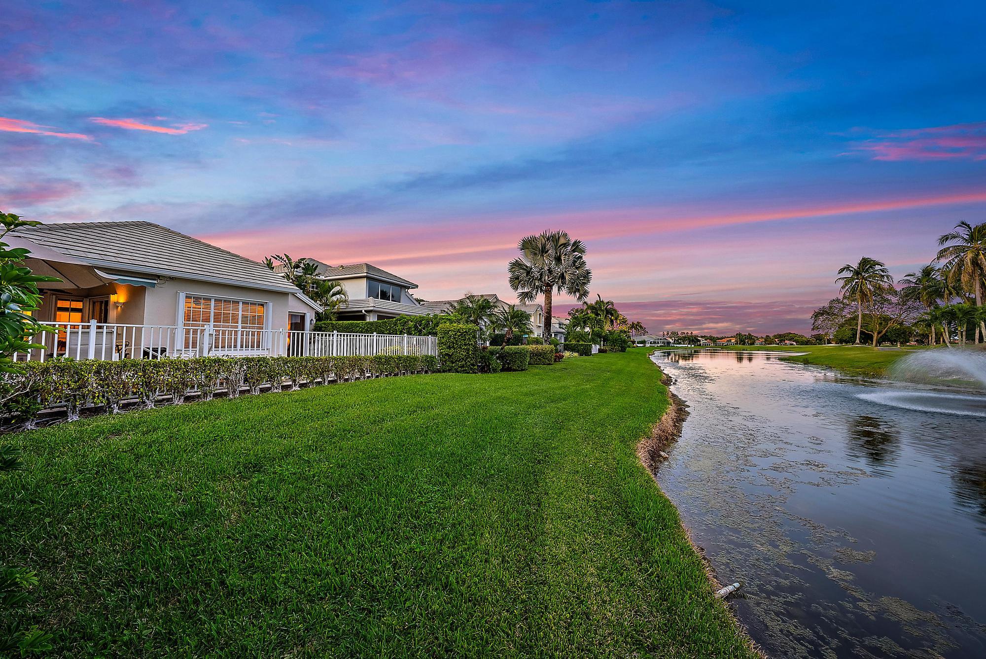 575 Masters Way Palm Beach Gardens, FL 33418 - Photo 4 of 42 Backyard & Lake
