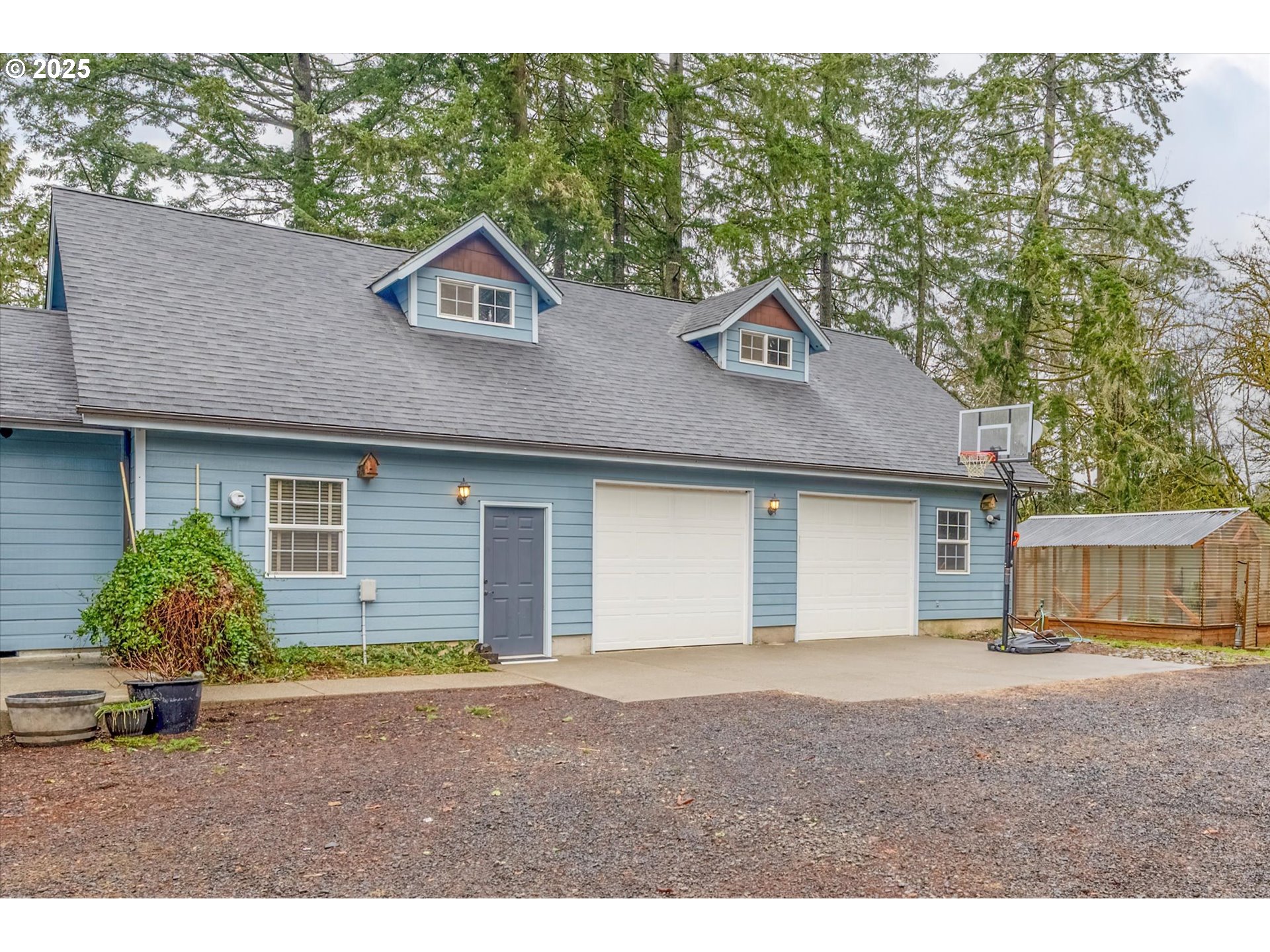 113 Garden Lane Winlock, WA 98596 - Photo 21 of 33 a house view with a garden space