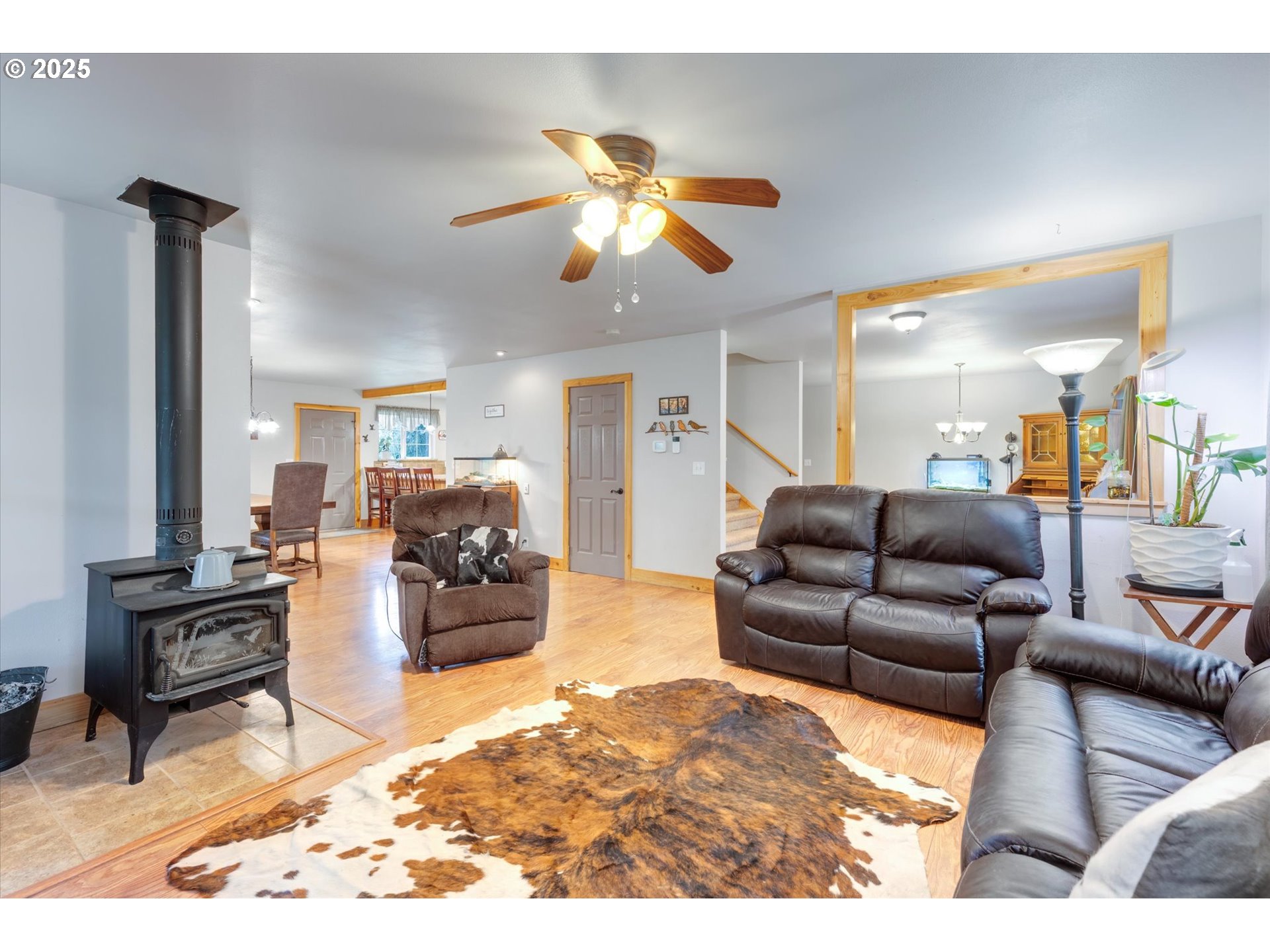113 Garden Lane Winlock, WA 98596 - Photo 4 of 33 a living room with furniture and wooden floor